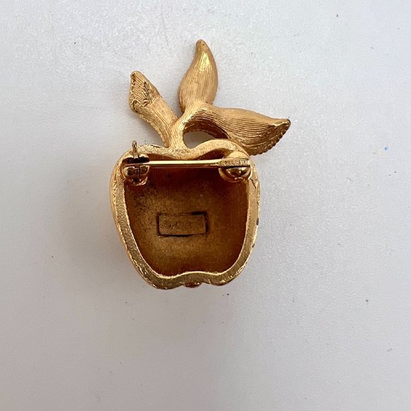 Avon Gilded Apple Brooch - Picture 3 of 4